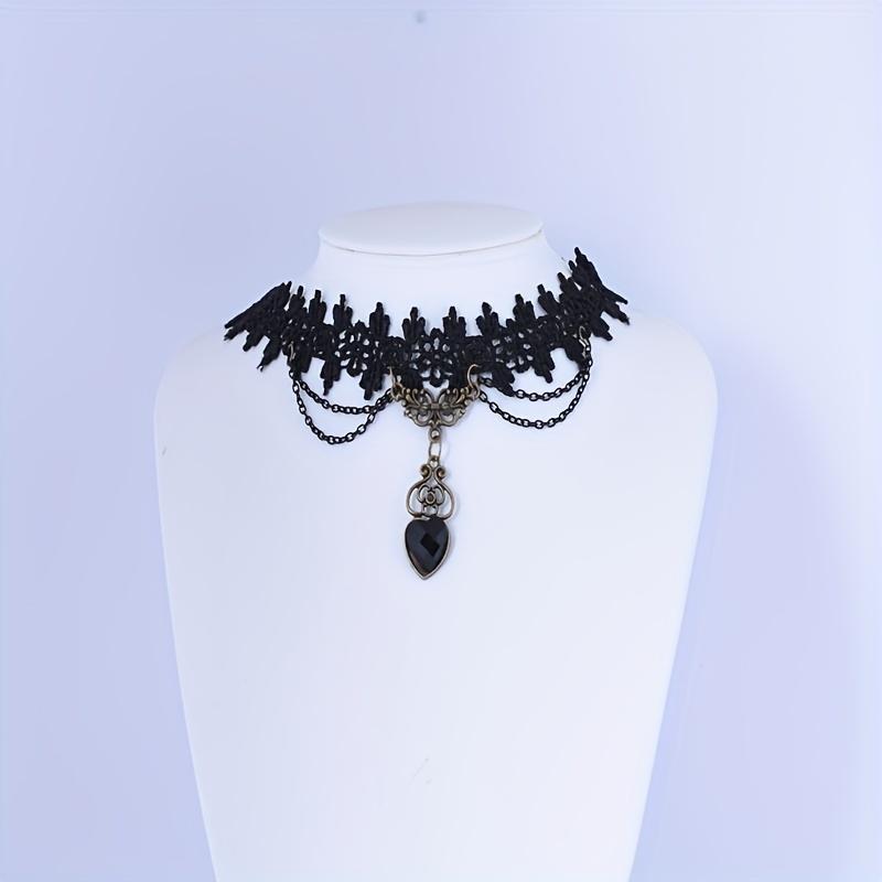 Vintage Heart Pendant Short Clavicle Chain Braided Choker Gothic Necklace Accessories For Women