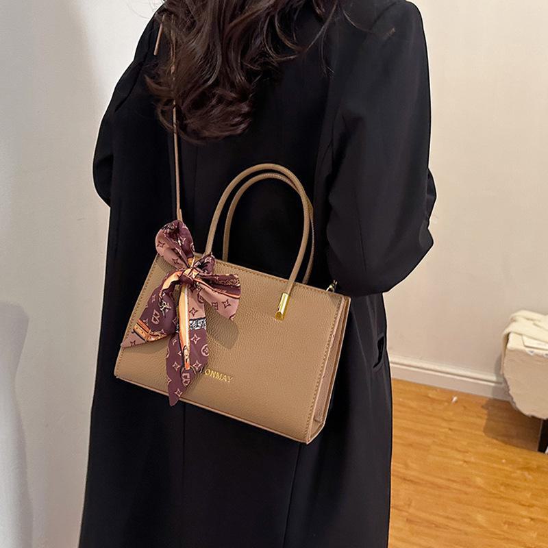 

2024 High-End Fashion Handbag with Versatile Silk Scarf - Luxury Texture Shoulder & Messenger Bag for Women 25*10*17 хаки