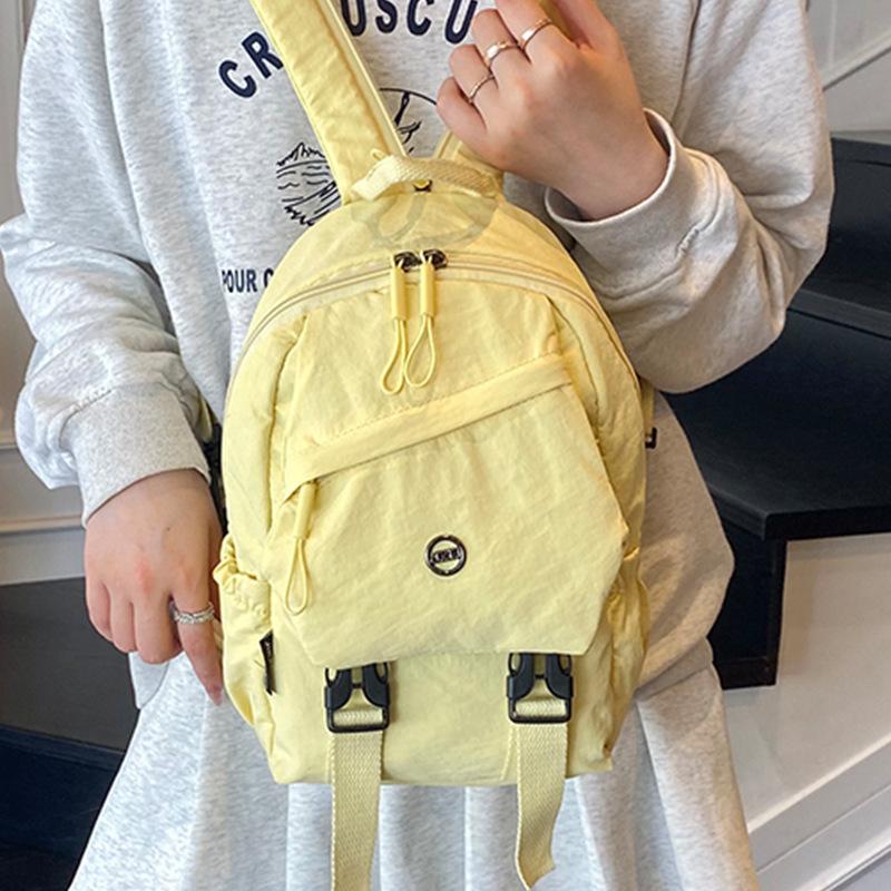 2025 new fashionable atmosphere simple backpack solid color schoolbag large capacity shoulder bag popular small square bag