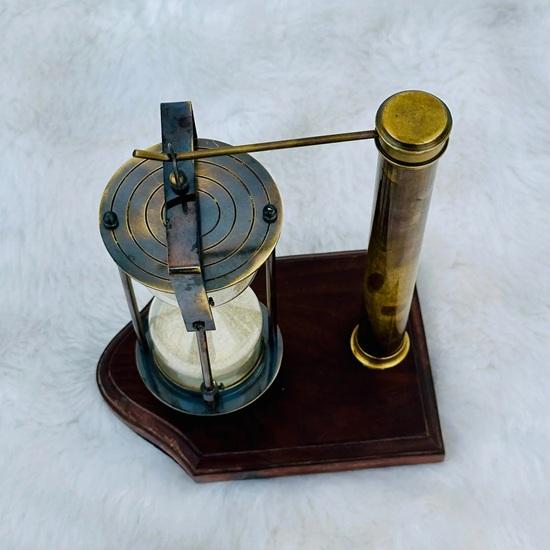 Nautische Messing Sanduhr, Dekorative Sanduhr mit Holzsockel, Messing Sanduhr, Individuelle Heim- und Bürodekoration, Weihnachtsgeschenk