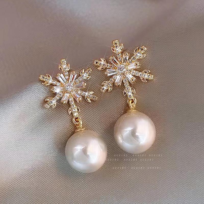 Elegant 2025 French Pearl Earrings for Women - Unique, High-End Design