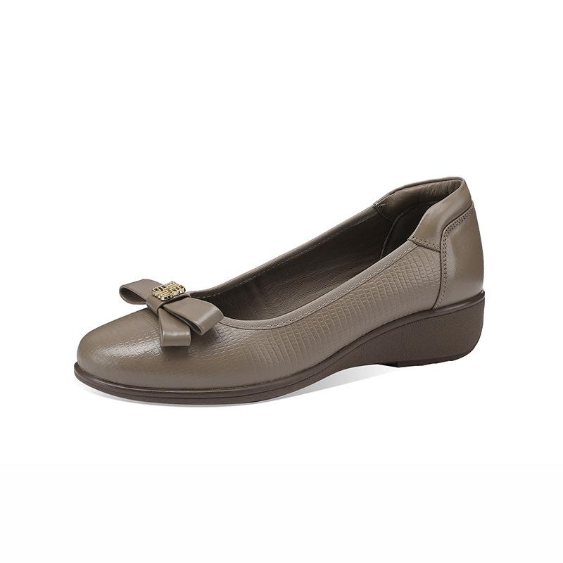 Slope Heel Small Leather Shoes 2025 New Women's Shoes Large Size Round Head Casual Grandma Shoes Shallow Mouth One Pedal Single Shoes Women