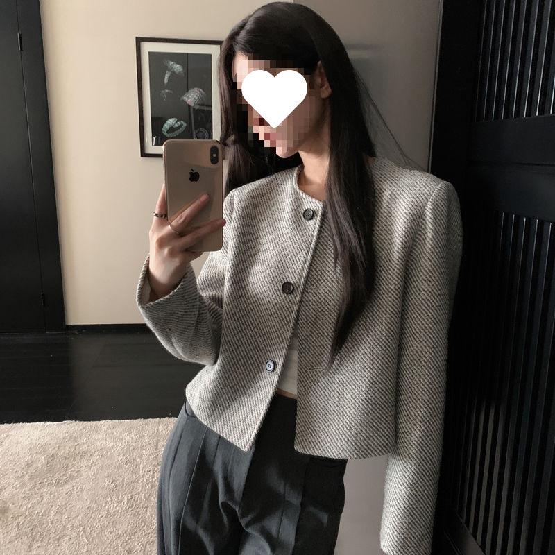 Elegant Retro Striped Short Windbreaker - Women s Versatile Round Neck Single-Breasted Style for Spring and Autumn M