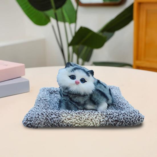Simulovaná kočičí hračka s podložkou z bambusového uhlí pro odstranění zápachu, mňoukající plyšové kotě, vycpané zvířátko, panenka, domácí kancelář, stolní dekorace, ozdoba