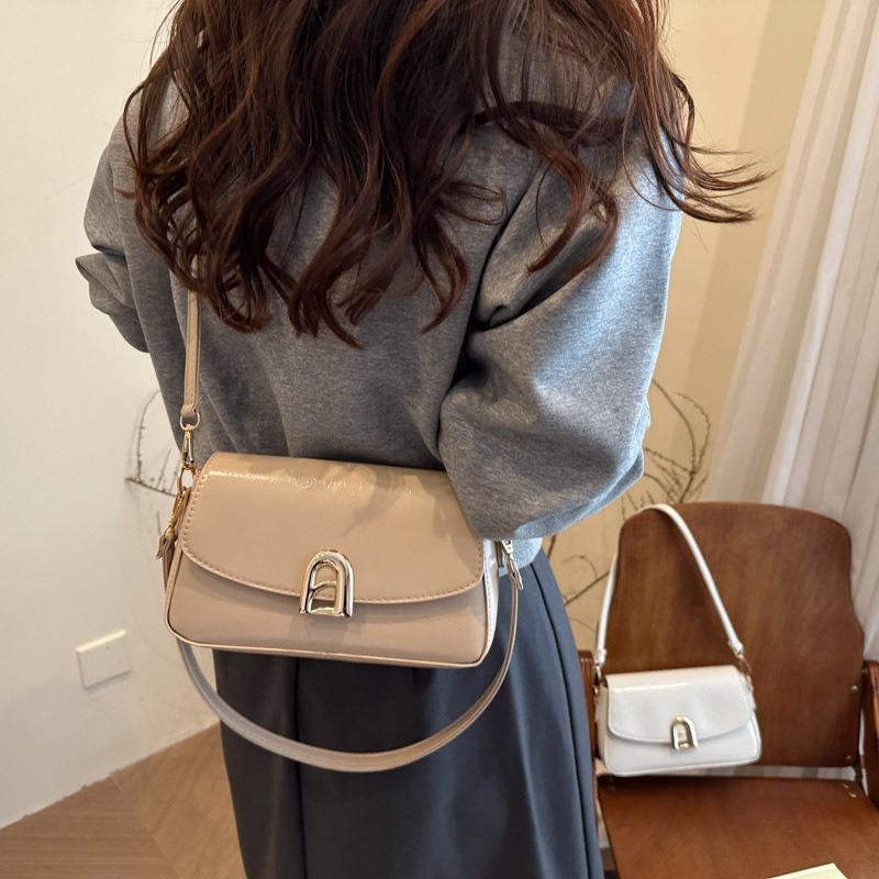 Textured Women's Messenger Bag New Retro Underarm Shoulder Bag Trendy Fashion Versatile Commuter Small Square Bag