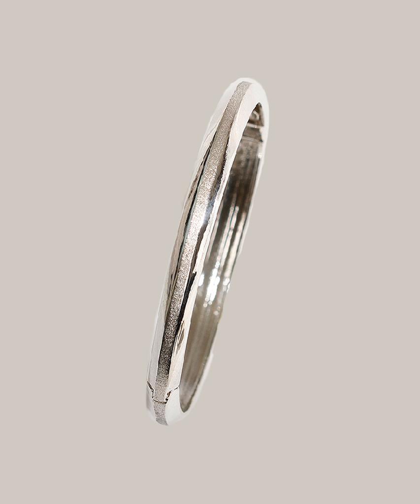 Jnui Slant Bangle Bracelet Silver 16-17Cm