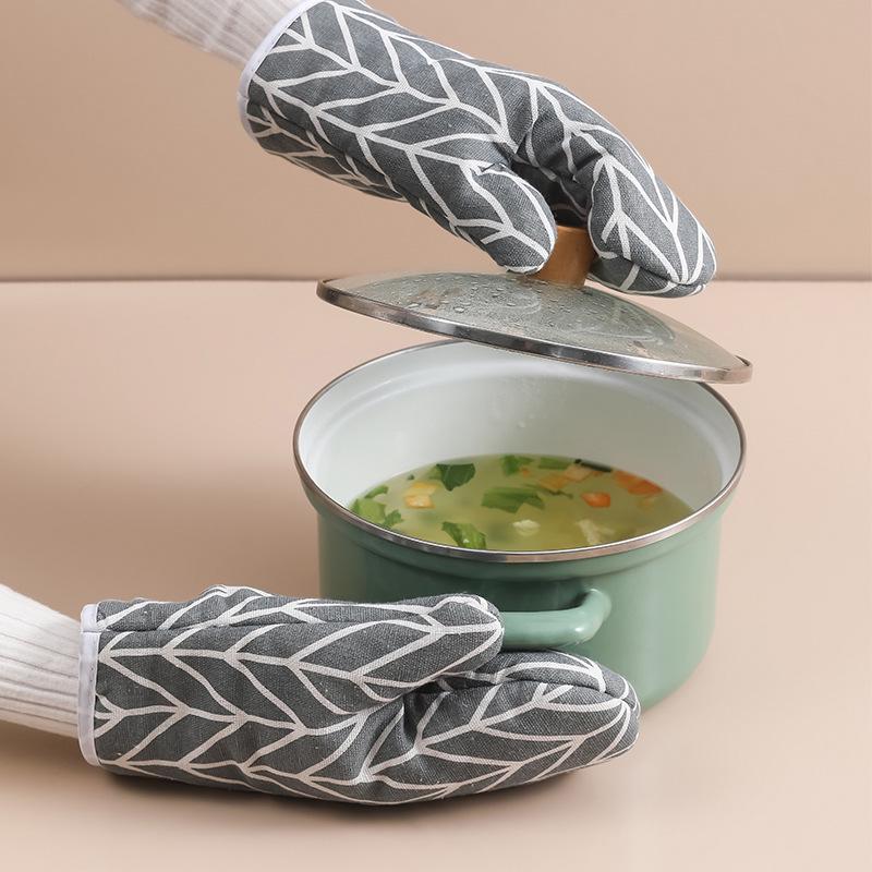 Thickened Plaid Heat-Resistant Cotton Linen Oven Gloves