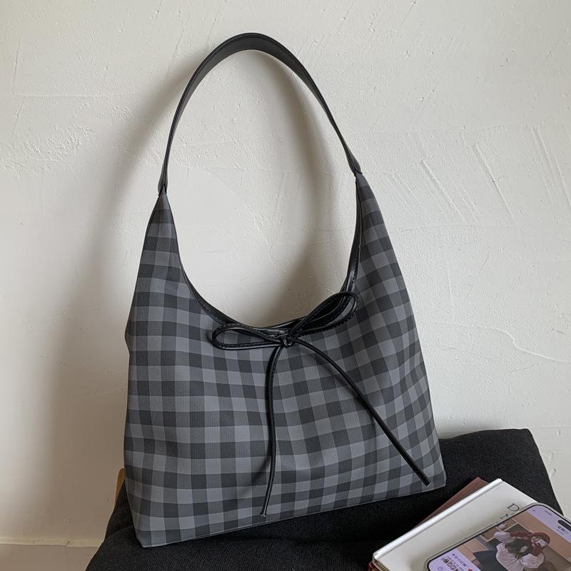 Niche Plaid Retro Tote Bag Women's 2025 New Versatile Temperament Underarm Bag Commuter Fashion Shoulder Bag