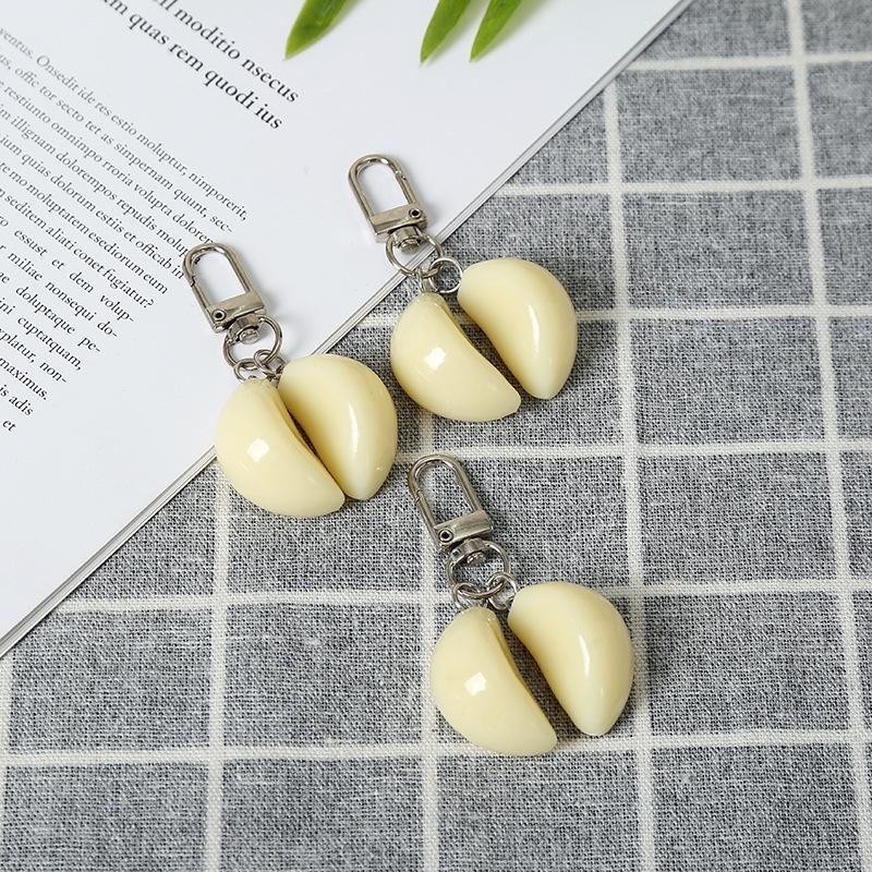 1 Garlic Clove Door Buckle Keychain Realistic Food Toy Personalized Bag Pendant Direct Supply From Manufacturer