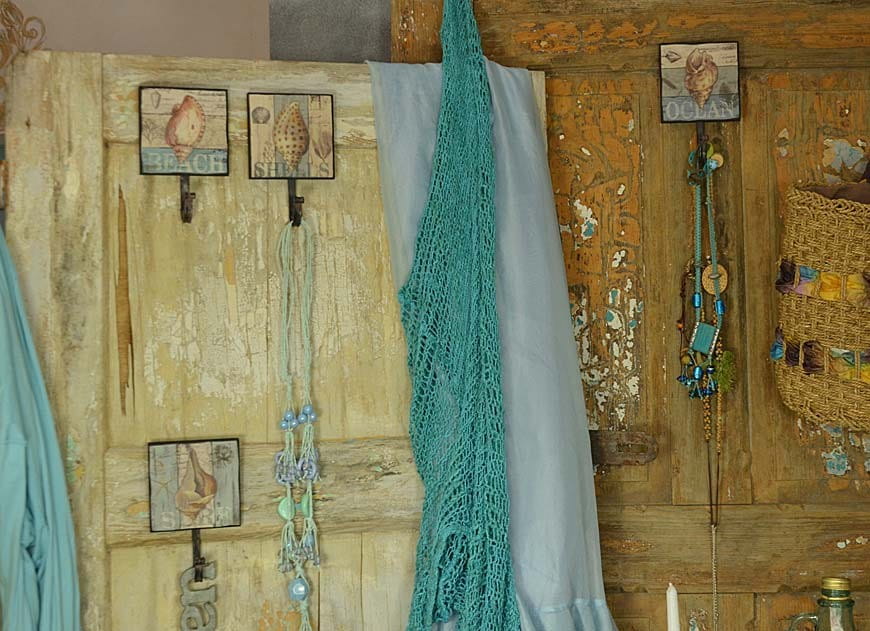 Retro mediterranean beach shell wall hanger