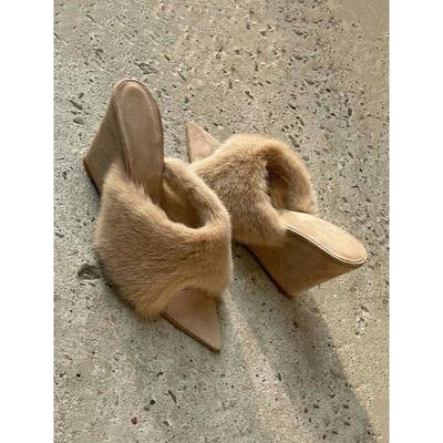 Chaussons Sexy Spice Girl Pelucheux à Bout Ouvert à Une Sangle Design Pointu Talon Compensé Haut Talons Hauts