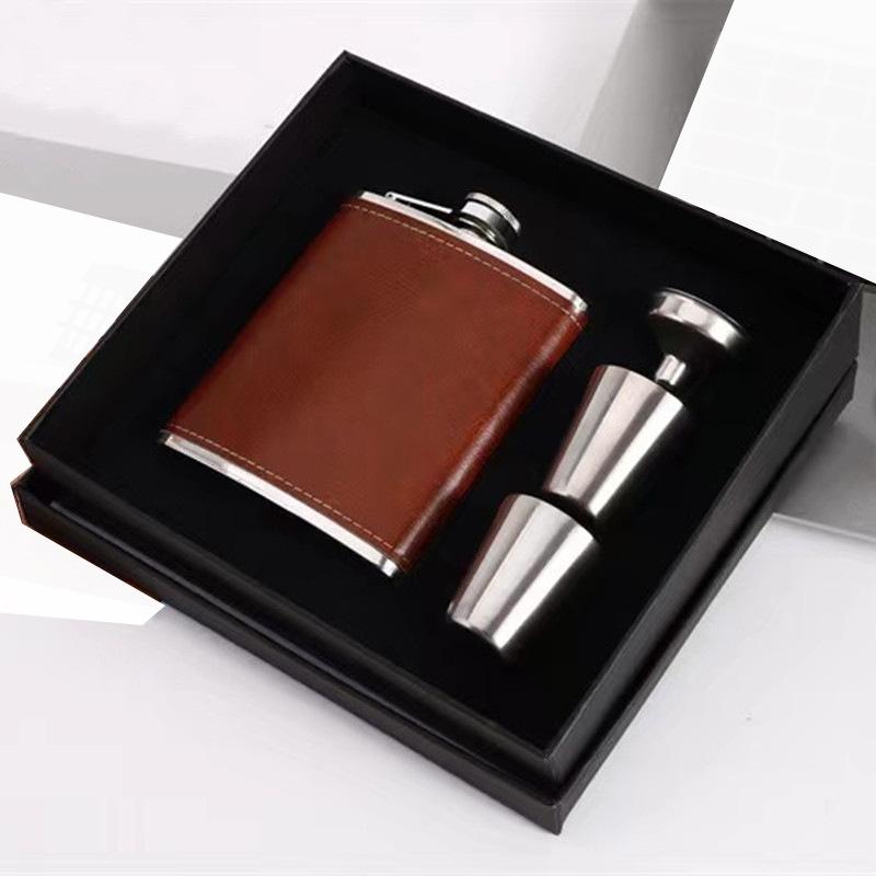 Stainless steel brown veneer small hip flask, outdoor gift hip flask, 8-ounce flat set, hip flask and wine utensils