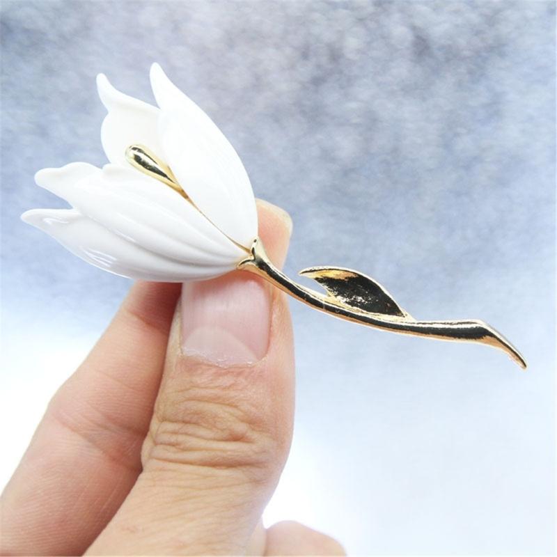 Practical White Tulips Brooch Fashion Magnolias Flower Pin Jewelry Accessory for Women’s Coats Backpacks and Hats