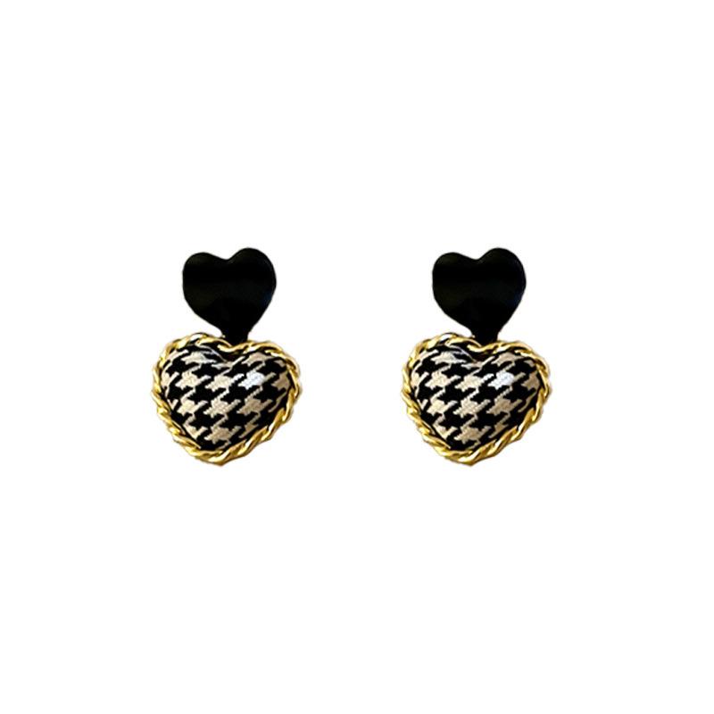Silver Needle Black Earrings Women's Korean Sweet and Cool Trend Sense Dark Wind Stud Earrings Temperament Niche Light Luxury Earrings