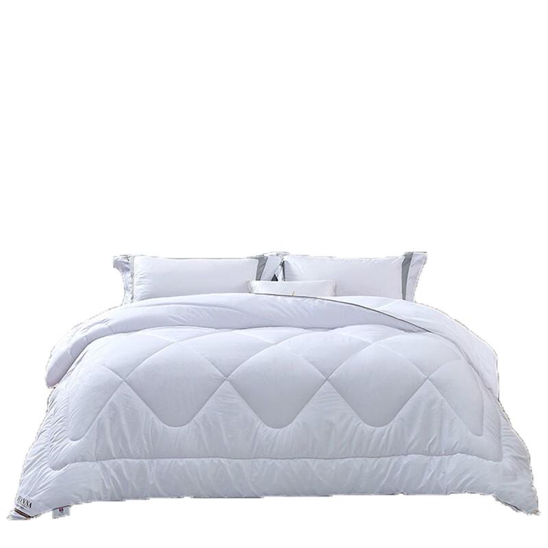 

FUANNA All-Season Polyester Fiber Quilt