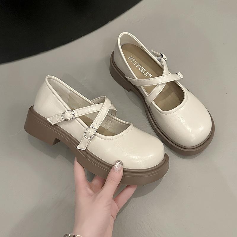 

French cross Mary Jane small leather shoes women s retro round head inner heightening women s shoes autumn shallow mouth single shoes 40 бежевый