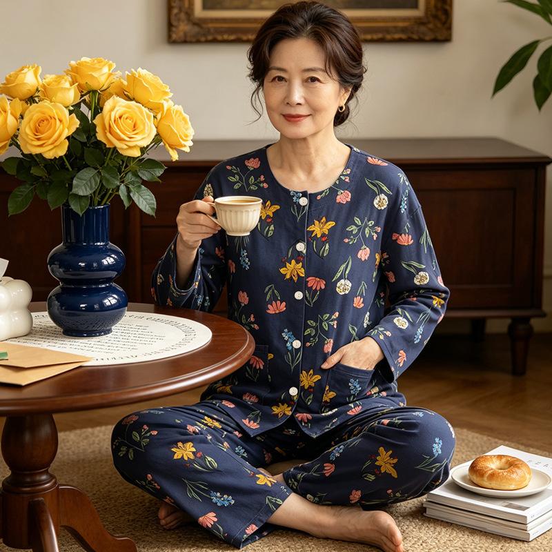 Retro elegant light green temperament middle-aged and elderly grandma round neck imitation cotton pajamas loungewear long sleeves trousers set