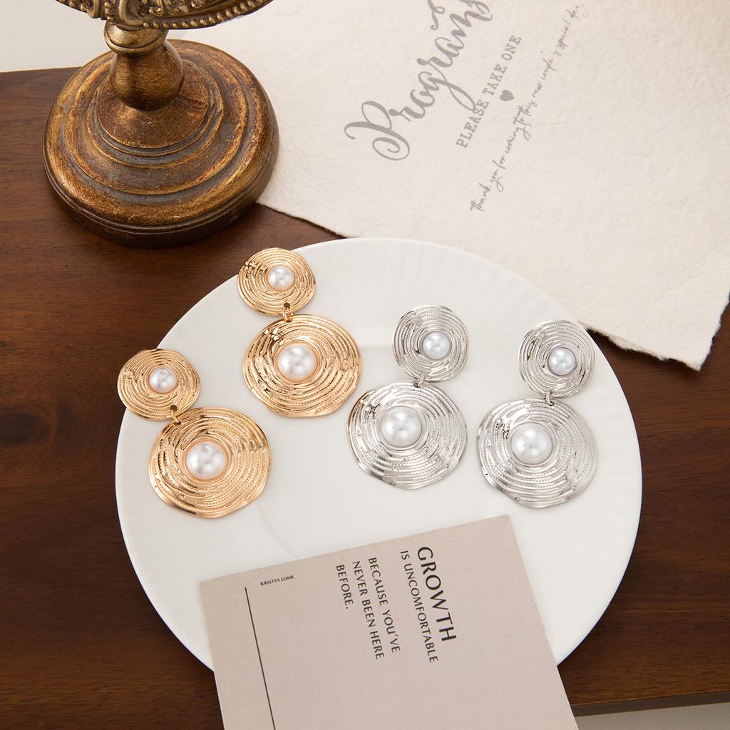 Vintage Texture Pearl Earrings - Exaggerated Long Circular Atmospheric Ear Studs - Unique Design Sense High-end Ear Accessories