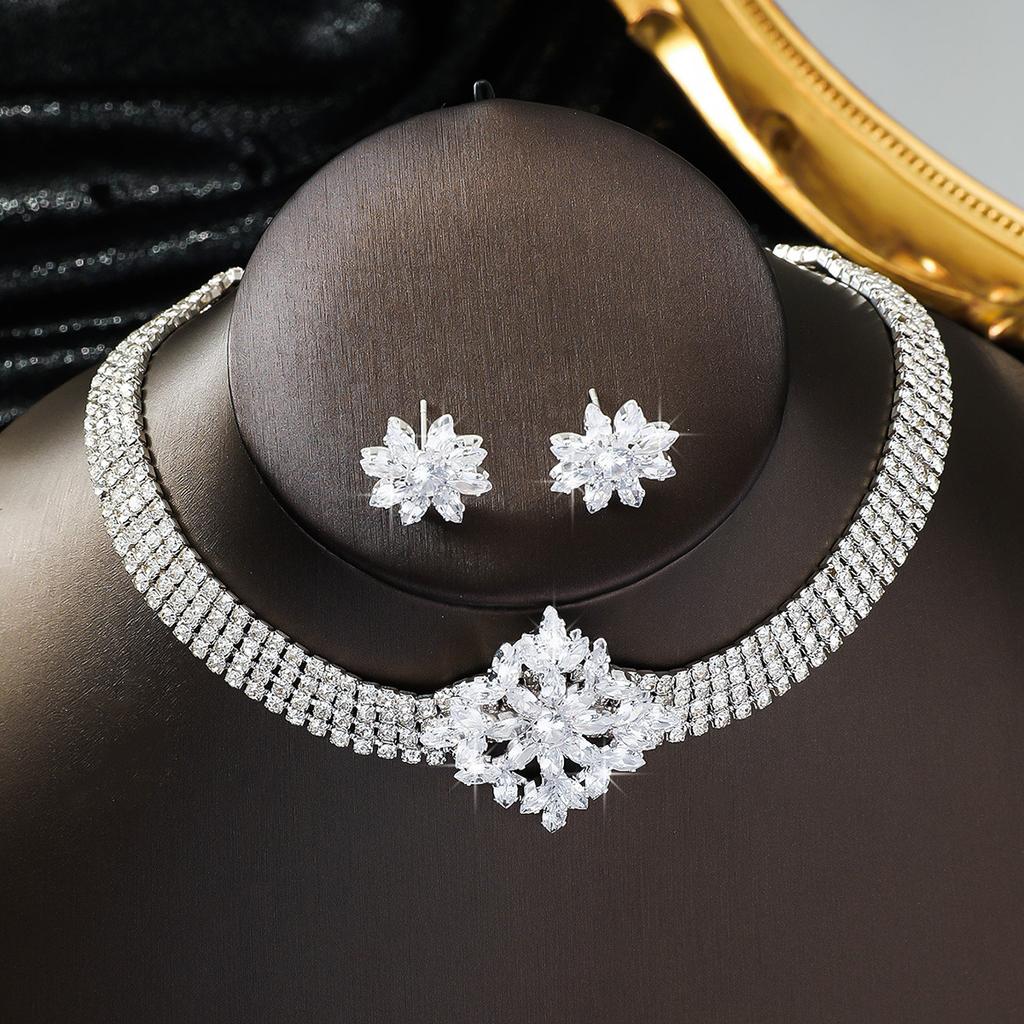 Medieval Design Full Diamond Oval Snowflake Zircon Necklace Earrings Bridal Suit Wedding Dress Dinner Accessories