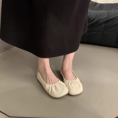 Chaussures simples rétro plissées à bout rond et décolleté bas pour femmes, été 2025, nouveau modèle doux assorti à une jupe, à semelle plate, chaussures de grand-mère Doudou