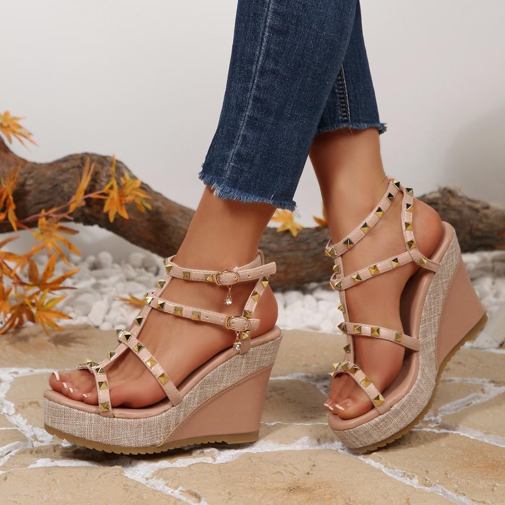 Fashion 2025 New Platform High Heels Sandals Women Designer Open Toe Studded Solid Color Wedges Sexy Runway Party Summer Shoes Women