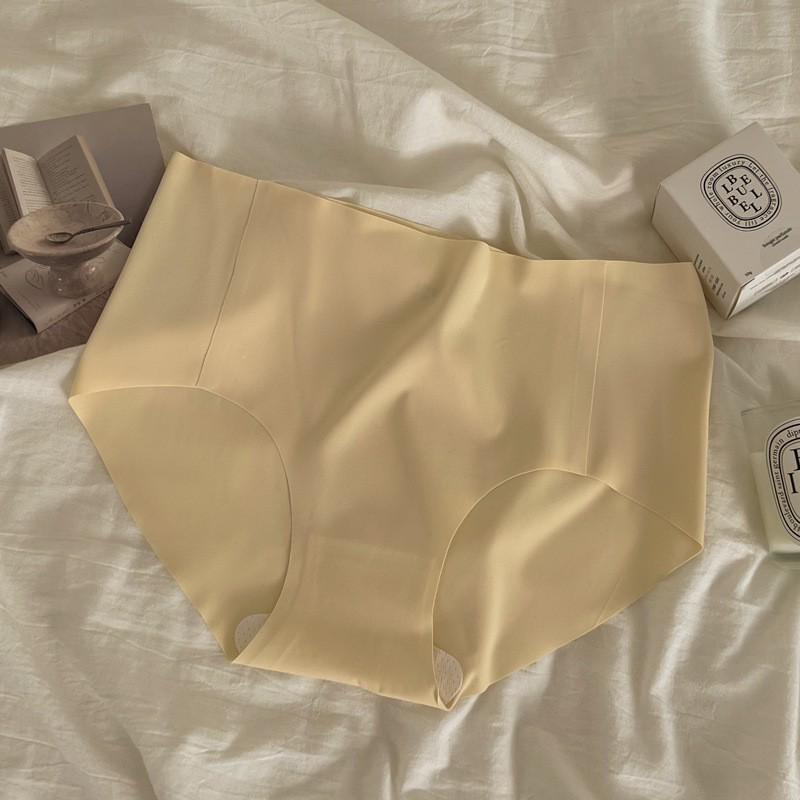 Ultra-Thin Ice Silk Quick-Dry Seamless Women's Yoga Fitness Underwear with Pure Cotton Crotch