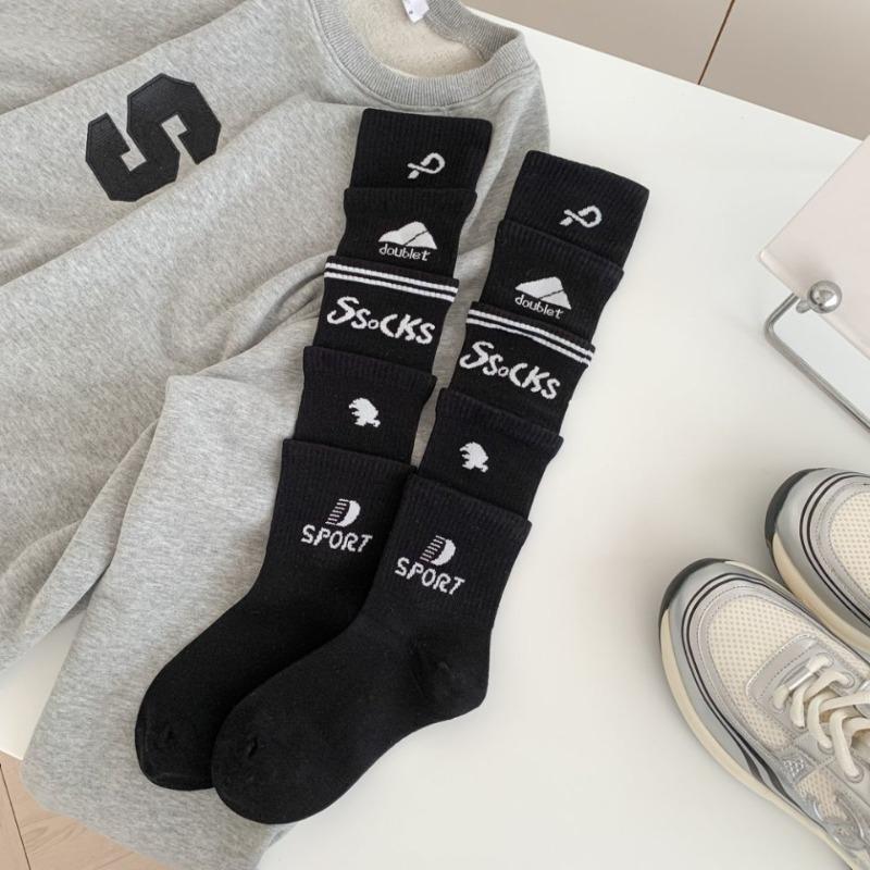 Multi-layered, Superimposed and Spliced Letter Calf Socks, Sporty Style, Sweet and Cool, Hot Girl Football Socks, Long Tube, Pile Long Socks