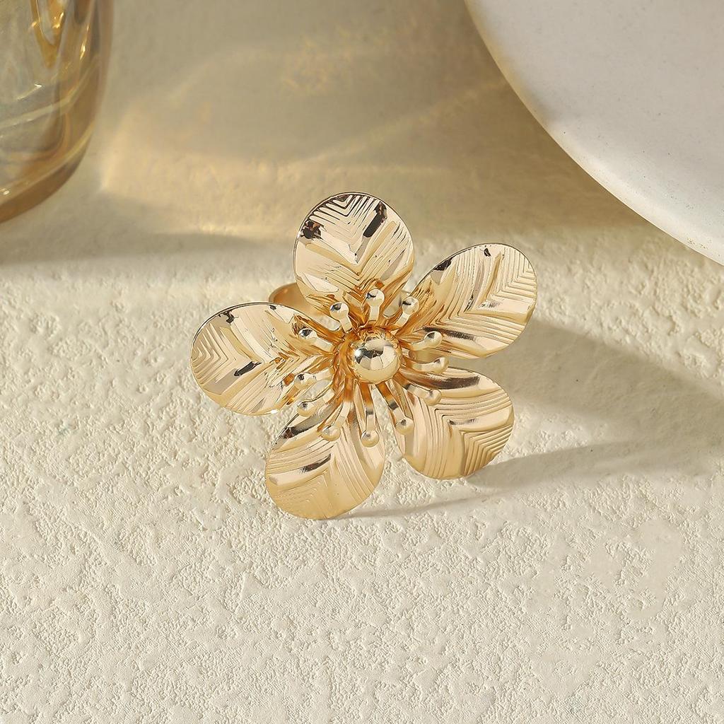 European & American Fashion Star Flower Punk Ring - High-End, Simple Niche Jewelry