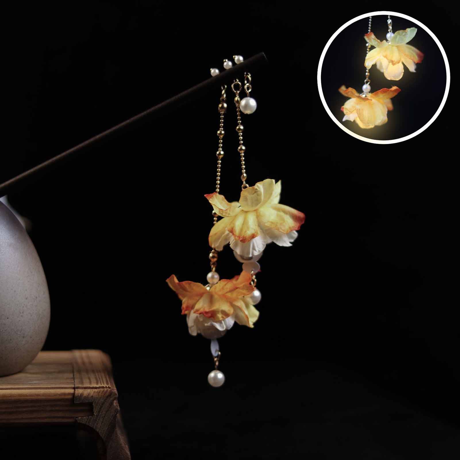 

Retro Chinese Flower Pendant Hair Pin with Led Light Shiny Floral Hair Sticks Forks Wooden Headpieces for Women Hair Jewelry жовтий