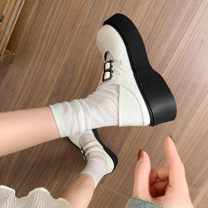 Daily commute British style with skirt platform small leather shoes women's 2025 new spring versatile Mary Jane single shoes