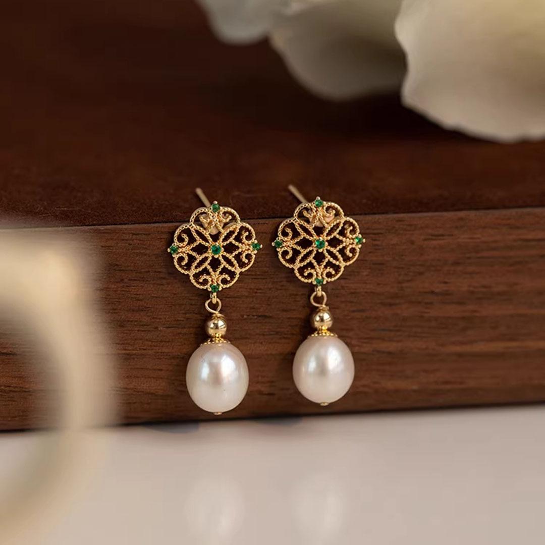 Retro Lace Natural Freshwater Pearl Earrings Women s S925 Silver Needle Light Luxury High-end Niche Design Versatile Stud Earrings 2026
