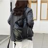 Vielseitiger Damen-Luxus-Rucksack: Große Umhänge- und Crossbody-Tasche mit Textur