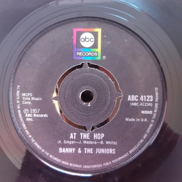 

7inch Record DANNY THE JUNIORS At The Hop ABC4123 ABC Records 1976 UK Rock Used