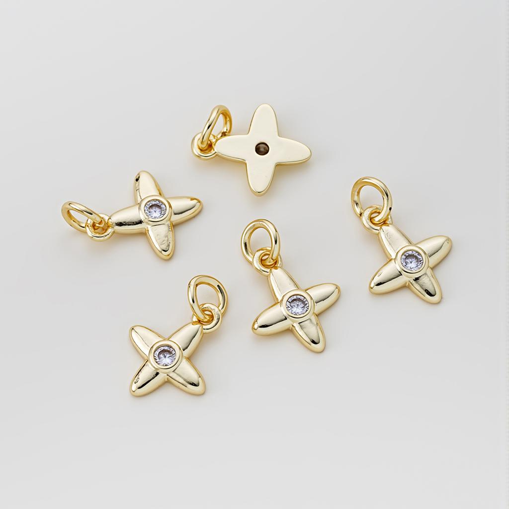 2 Stück 8,5*13mm 14/18K Goldfarbenbeschichtete Kreuz-Stern-Anhänger mit Zirkonia für DIY Armband Halskette Schmuckherstellung Zubehör