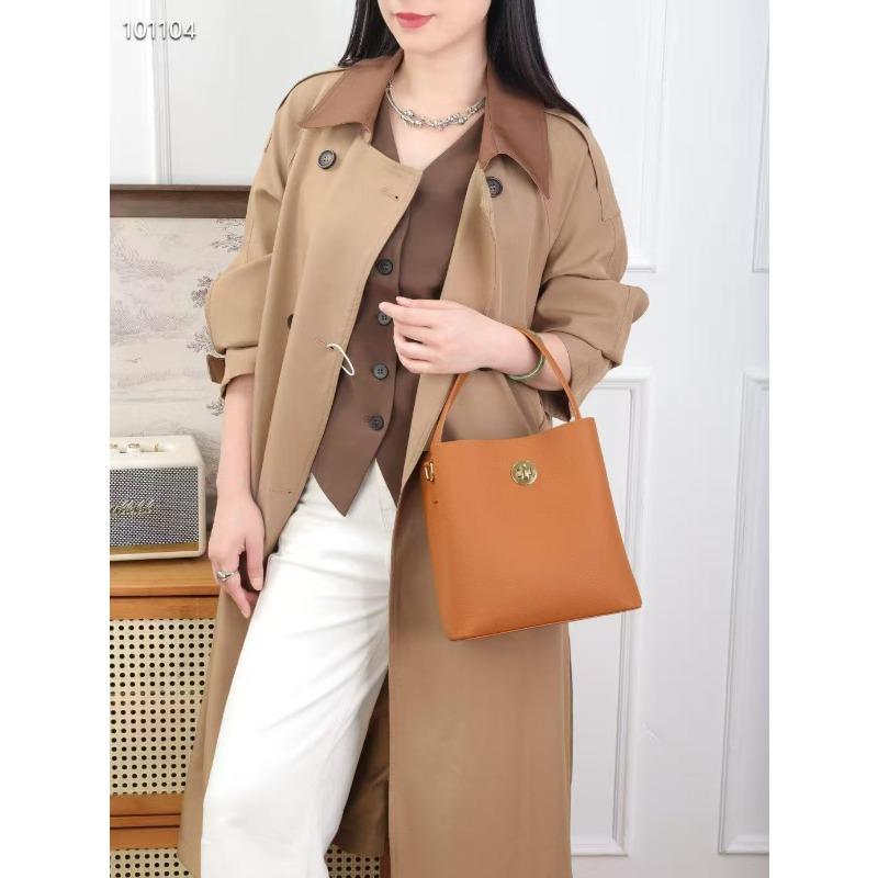

Leather bucket bag, new large-capacity handbag, simple and versatile shoulder bag, commuter women s bag. 23*13*23