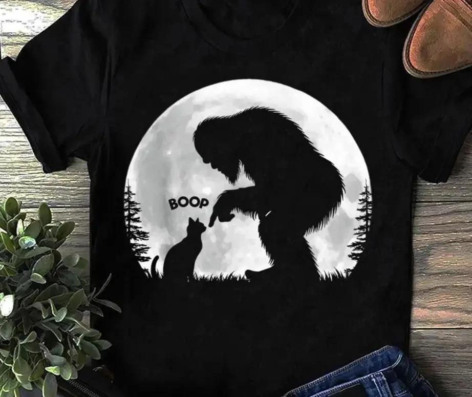 Fun Hand Boop Nose Bigfoot Sasquatch Cat Full Moon Bigfoot T Shirt -Gift for Cat S