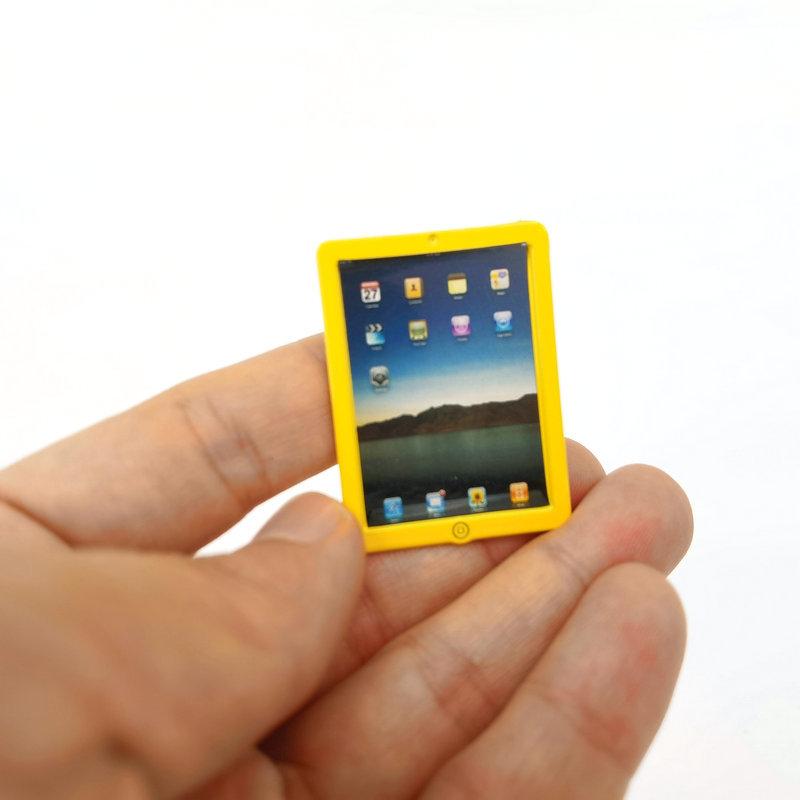 Game Accessories Pocket Game Controller Model Doll House Electronic Controller Model Pet Figure