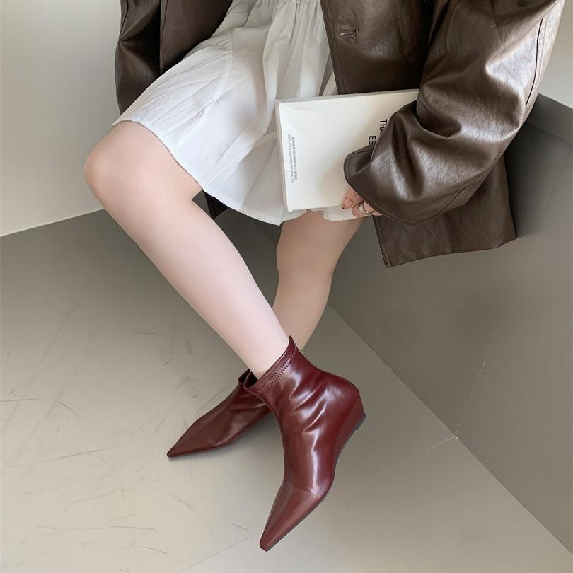2025 autumn single boots pointed head Korean version fashion boots low heel short boots women's rear zipper and ankle boots temperament flat bottom