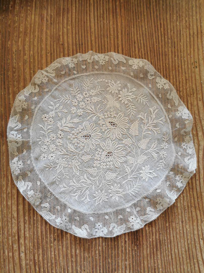 

[USED] Antique Normandy lace doily, beautiful Alençon design with swans, flowers and petals