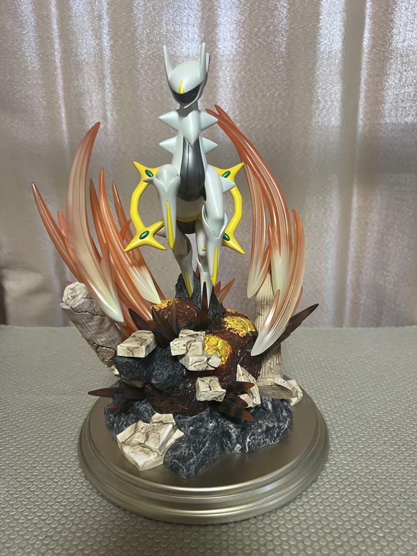 

[Б/У] Эксклюзивная фигурка Аркеуса от Pokemon Center