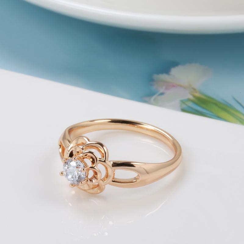 Kinel klassischer Ehering aus Roségold mit Zirkon