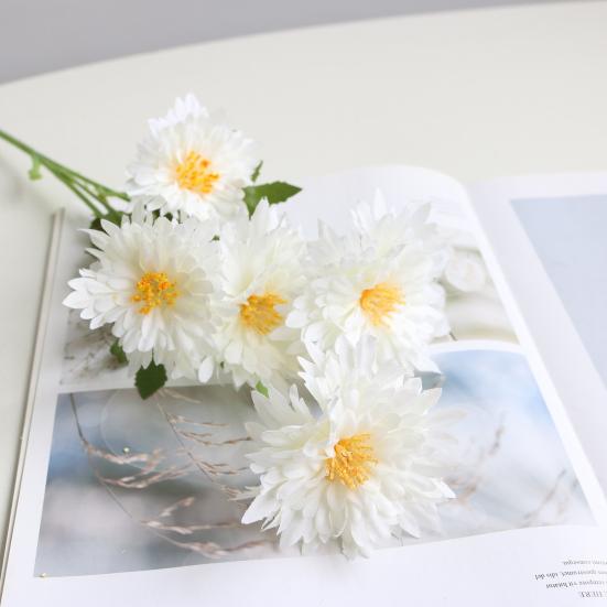 5 Heads Artificial Flower High Simulation Silk Material Realistic Texture Lifelike Bellis Perennis