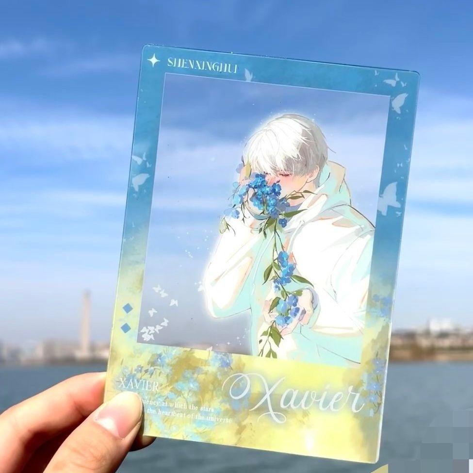 2025 Hra Láska a Hluboký Vesmír Sylus Xavier Rafayel Caleb Samorostlé Odznaky Brož Doplňky Rekvizity Batoh Dekorace na Stůl Dárek pro Fanoušky