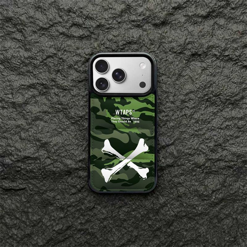 

Trendy Camouflage Down Jacket iPhone 15/14/13 ProMax Phone Case Set 17