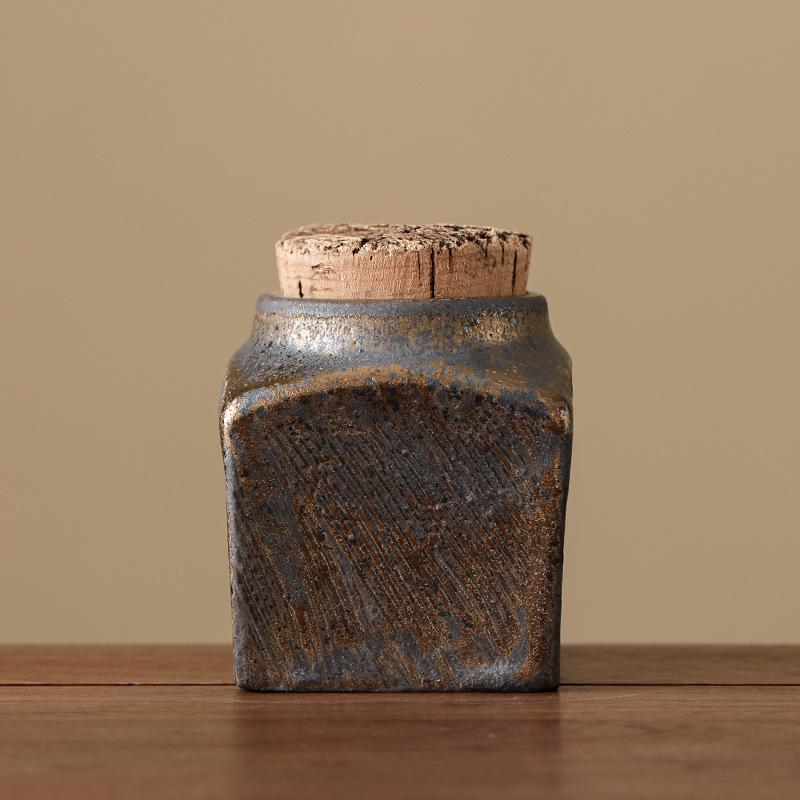 

Ceramic Vintage Tea Canister with Kiln-Glazed Gold Sealing Square Tea Storage Jar for Home Use with Wooden Stopper Candy Storage