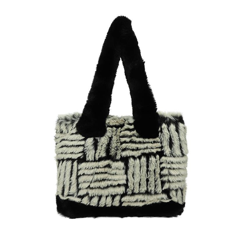 Autumn and winter plush bag women's new casual texture retro commuter shoulder bag large capacity plush tote bag
