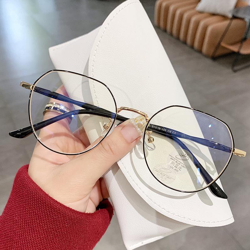 Luxury Vintage Myopia Glasses for Women Unisex Blue Light Blocking Round Eyewear Fashion Nearsight Eyeglasses