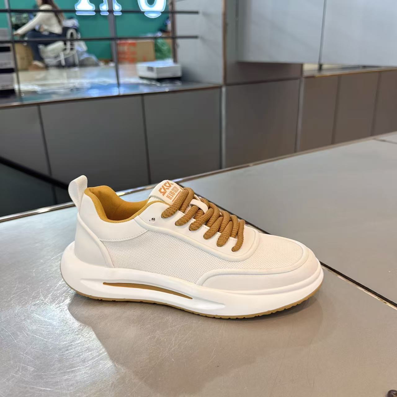 

Men s shoes 2025 summer new breathable mesh shoes fashionable versatile white shoes comfortable sports and leisure shoes men 39