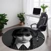1 Stück Mittwoch Addams Büro Runder Teppich, Indoor-Matte Geeignet für Büro, Unter Bürostühlen Schlafzimmer Wohnzimmer Heimdekoration DT1212025