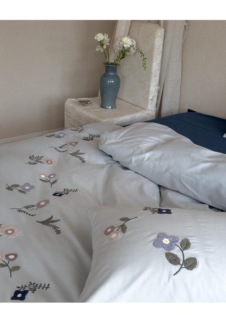 Elegant Blue Embroidered All-Cotton Bedding Set - Cozy and Thick for Autumn and Winter